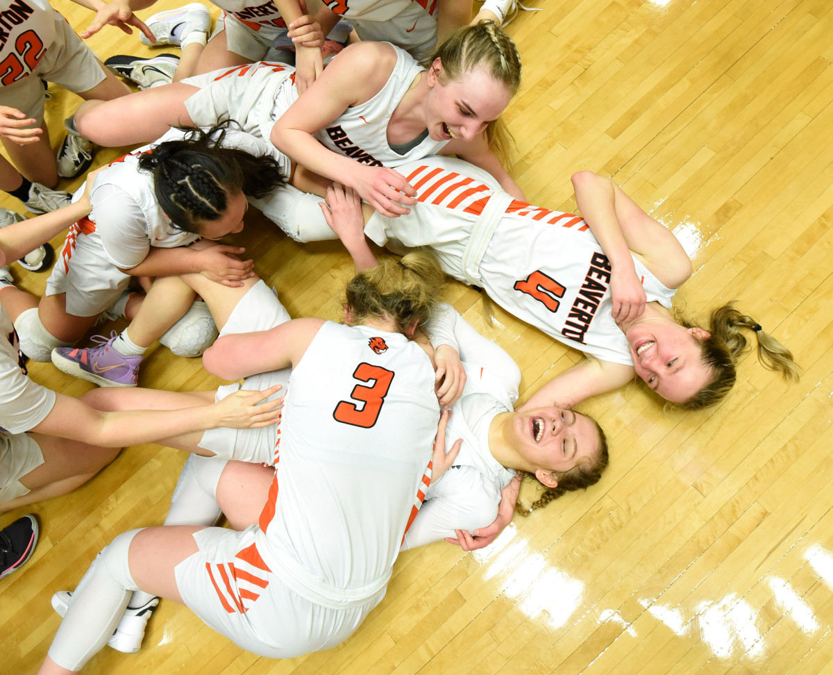z Beaverton Barlow girls basketball Taylor Balkom 4